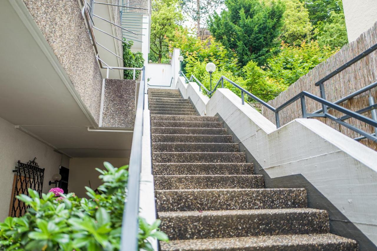 Modernes Apartment In Zentrumsnaehe Mit Eigenem Stellplatz Baden-Baden Exterior photo
